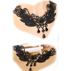 Le collier en dentelle noir Erika