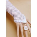 Les gants en résille blanche perles nacrées