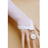 Les gants en résille blanche perles nacrées