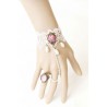Bijou de main blanc petits diamants roses
